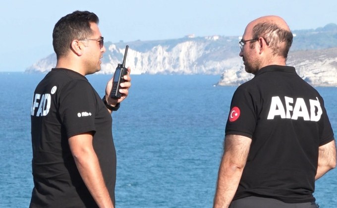 AFAD personnel using Hytera radio communications in Istanbul